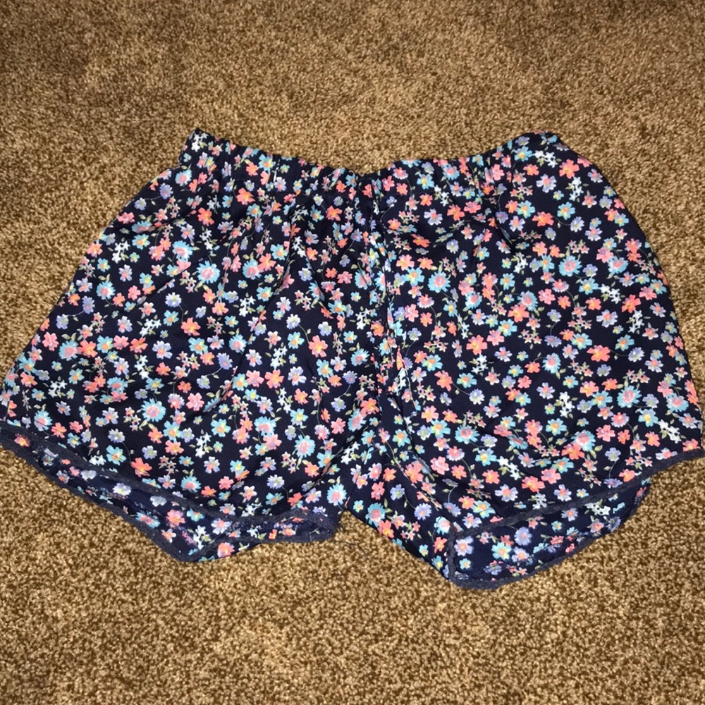 flower print shorts
